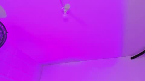 Snapshot of emmabecket2 chatting on 01-09-26, 04:59 emma becket online show from 01-09-26, 04:59