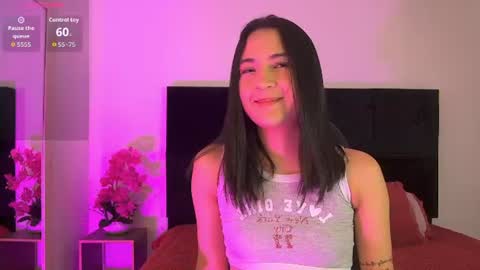 Snapshot of emmabeel chatting on 06-27-26, 11:37 Emma online show from 06-27-26, 11:37