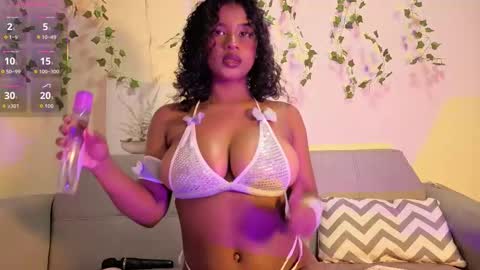 Snapshot of emmaconneer chatting on 09-12-25, 10:32 Emma online show from 09-12-25, 10:32