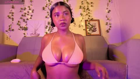 Snapshot of emmaconneer chatting on 11-01-25, 02:41 Emma online show from 11-01-25, 02:41