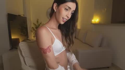 Snapshot of emmacorrea chatting on 01-16-26, 02:48 Emma voger online show from 01-16-26, 02:48