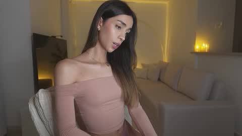 Snapshot of emmacorrea chatting on 02-12-26, 01:44 Emma voger online show from 02-12-26, 01:44