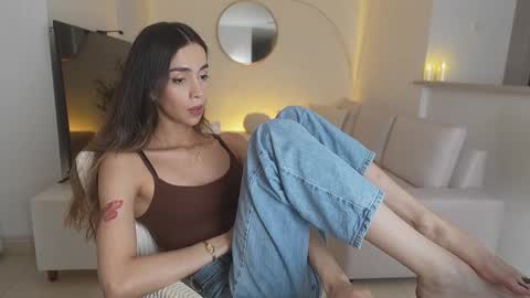 Snapshot of emmacorrea chatting on 03-28-26, 02:22 Emma voger online show from 03-28-26, 02:22