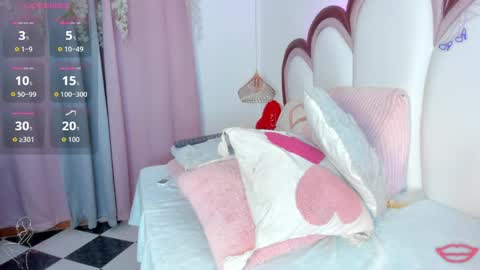 Snapshot of emmacrush chatting on 05-15-26, 10:17 Welcome Im yosein Your love is my passion activate it with your tips and enjoy with me online show from 05-15-26, 10:17