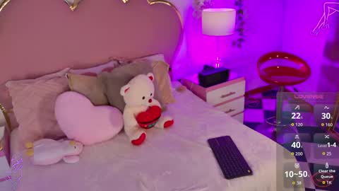 Snapshot of emmacrush chatting on 05-22-26, 08:58 Welcome Im yosein Your love is my passion activate it with your tips and enjoy with me online show from 05-22-26, 08:58