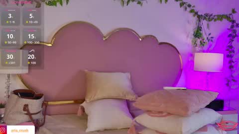 Snapshot of emmacrush chatting on 06-01-26, 10:11 Welcome Im yosein Your love is my passion activate it with your tips and enjoy with me online show from 06-01-26, 10:11