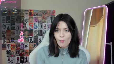 Snapshot of emmadarkk chatting on 11-18-25, 07:46 Emma online show from 11-18-25, 07:46