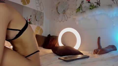 Snapshot of emmaduque chatting on 01-15-26, 11:41 Emma Duque online show from 01-15-26, 11:41