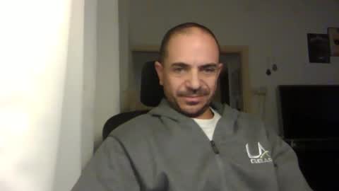 Ariel online show from 12-26-24, 04:43