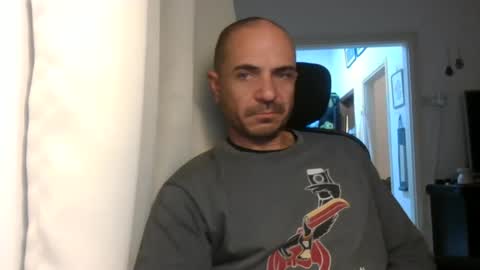 Ariel online show from 02-17-25, 05:43