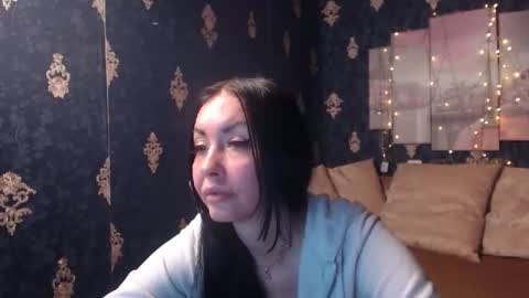 EmmaGoldX online show from 11-20-25, 07:52