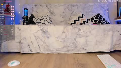 emmahotvibe online show from 12-20-24, 01:03