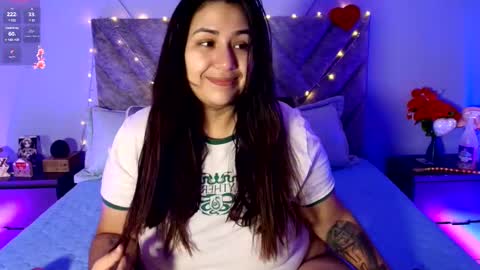 Snapshot of emmajohnss chatting on 02-22-25, 04:18 Emma online show from 02-22-25, 04:18