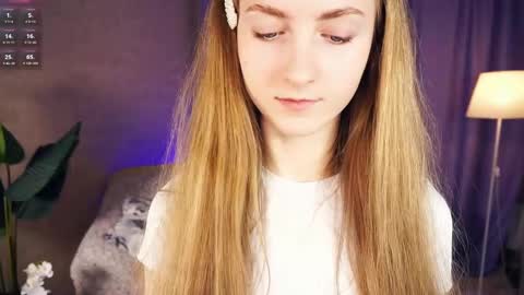 Snapshot of emmalaflame chatting on 01-24-25, 08:22 Emma day Wendy night online show from 01-24-25, 08:22