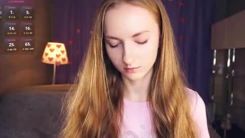 Snapshot of emmalaflame chatting on 02-12-25, 08:29 Emma day Wendy night online show from 02-12-25, 08:29