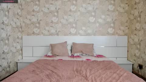 Snapshot of emmalendyson chatting on 11-14-25, 05:28 emmalendyson online show from 11-14-25, 05:28