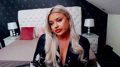 Emma Mavis online show from 01-07-25, 02:41