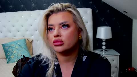 Emma Mavis online show from 01-23-25, 08:57