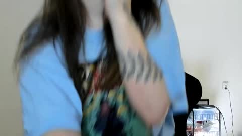 Snapshot of emmamon chatting on 01-14-26, 02:23 Emma online show from 01-14-26, 02:23