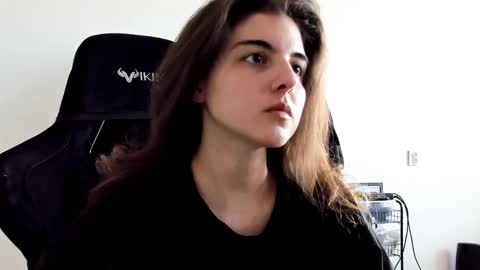 Snapshot of emmamon chatting on 02-13-26, 11:50 Emma online show from 02-13-26, 11:50