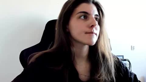 Snapshot of emmamon chatting on 02-14-26, 11:29 Emma online show from 02-14-26, 11:29