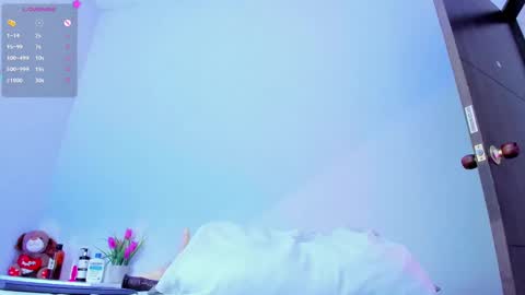 Snapshot of emmarogers_ chatting on 01-03-25, 03:44 Emma Rogers online show from 01-03-25, 03:44