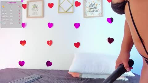 Snapshot of emmarogers_ chatting on 02-22-25, 12:40 Emma Rogers online show from 02-22-25, 12:40