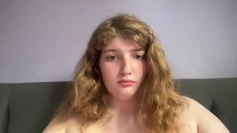 Snapshot of emmarolls123 chatting on 07-22-26, 10:23 emmarolls123 online show from 07-22-26, 10:23