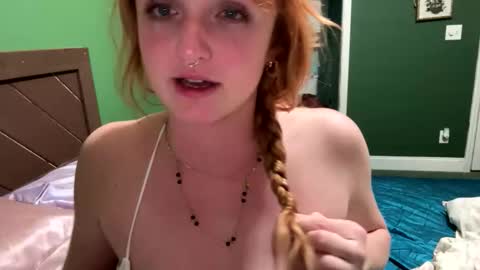 Snapshot of emmarouge20 chatting on 03-02-26, 08:32 emmarouge20 online show from 03-02-26, 08:32