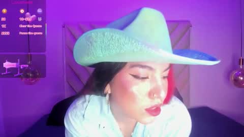 Snapshot of emmaswift1 chatting on 10-31-25, 02:56 Emma online show from 10-31-25, 02:56