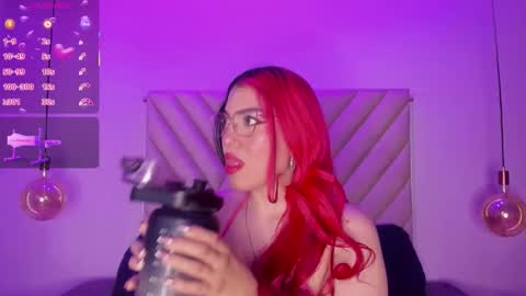 Snapshot of emmaswift1 chatting on 11-03-25, 02:24 Emma online show from 11-03-25, 02:24