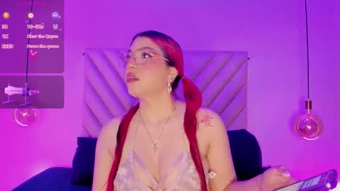 Snapshot of emmaswift1 chatting on 12-16-25, 03:22 Emma online show from 12-16-25, 03:22