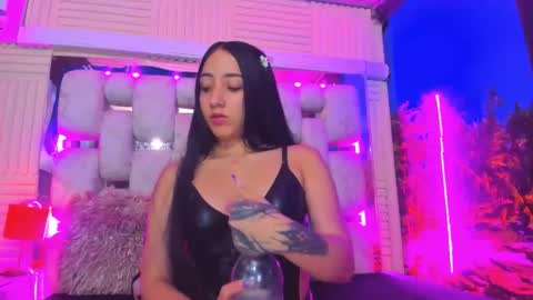 Snapshot of emmateylor chatting on 05-28-26, 02:09 Emma online show from 05-28-26, 02:09