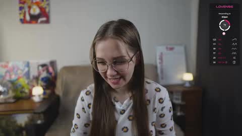 Mia online show from 10-16-25, 02:01