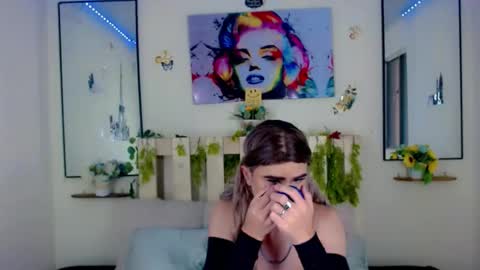 Snapshot of emmavegas19 chatting on 01-15-25, 12:36 emmavegas19 online show from 01-15-25, 12:36