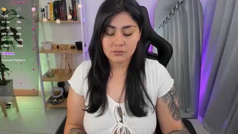 Snapshot of emmax_x chatting on 12-23-25, 05:16 EMMA online show from 12-23-25, 05:16