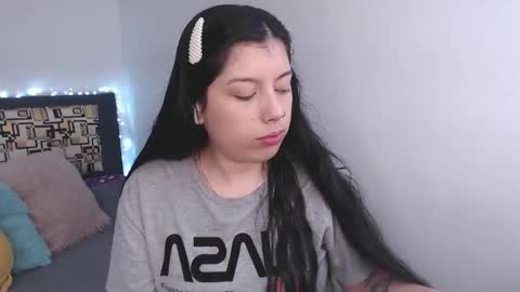 Snapshot of emmi_0 chatting on 10-25-25, 11:29 Emily Independent model online show from 10-25-25, 11:29