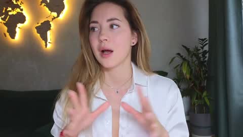 Snapshot of emmi_rosee chatting on 02-27-26, 10:04 Miss Emmi online show from 02-27-26, 10:04