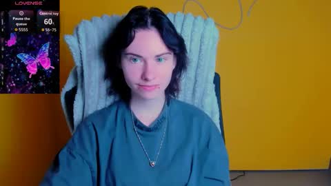 Snapshot of emmi_rossum chatting on 05-13-26, 05:38 Emmi online show from 05-13-26, 05:38