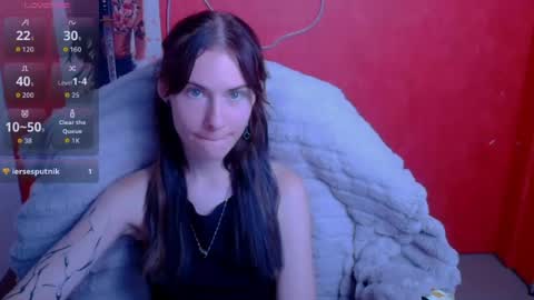 Snapshot of emmi_rossum chatting on 06-25-26, 11:15 Emmi online show from 06-25-26, 11:15