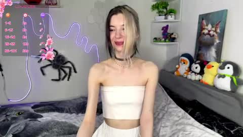 emmie_everly online show from 05-26-26, 10:17
