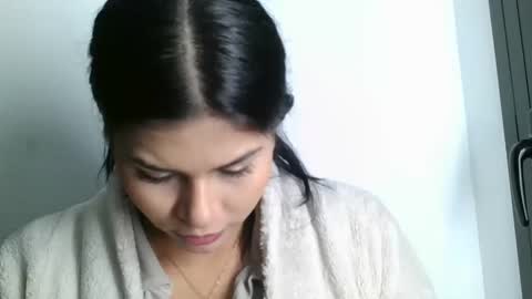 emmie online show from 02-10-25, 01:44