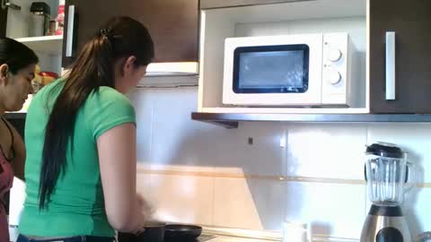 emmie online show from 09-12-25, 07:30