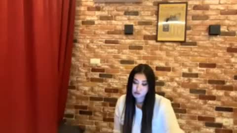 Mia online show from 10-08-25, 04:15