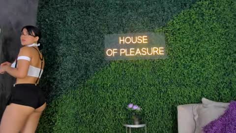 Snapshot of emmiily_z chatting on 03-01-25, 01:32 Emmiily online show from 03-01-25, 01:32