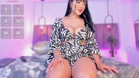 Snapshot of emmiily_z chatting on 05-14-26, 08:37 Emmiily online show from 05-14-26, 08:37
