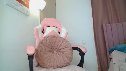 emmily online show from 02-25-26, 05:22