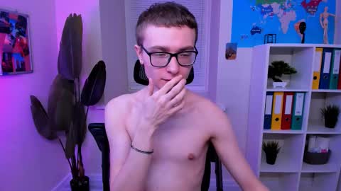 Snapshot of emmit_barker chatting on 03-08-26, 10:30 Emmit online show from 03-08-26, 10:30