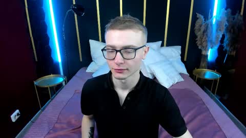 Snapshot of emmit_barker chatting on 05-03-26, 05:35 Emmit online show from 05-03-26, 05:35
