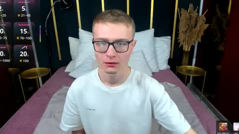 Snapshot of emmit_barker chatting on 05-05-26, 06:10 Emmit online show from 05-05-26, 06:10